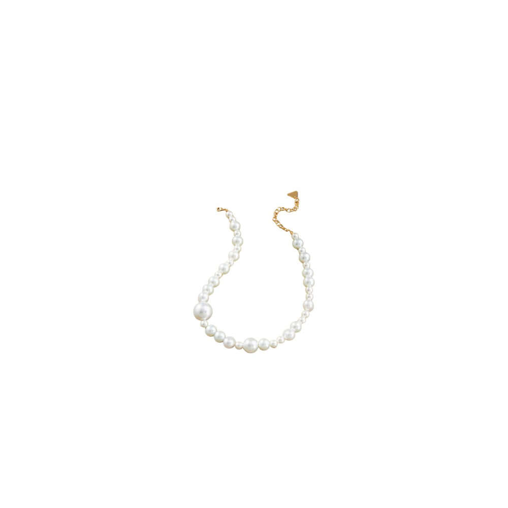 Elegant pearl necklace with gold chain, perfect for adding sophistication to any outfit.